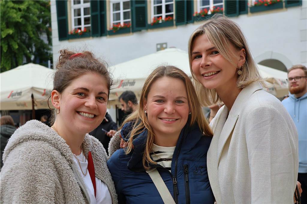 Hunderte kamen am Samstagabend zum Marktplatz in Dorsten, um die Florians zu hören.