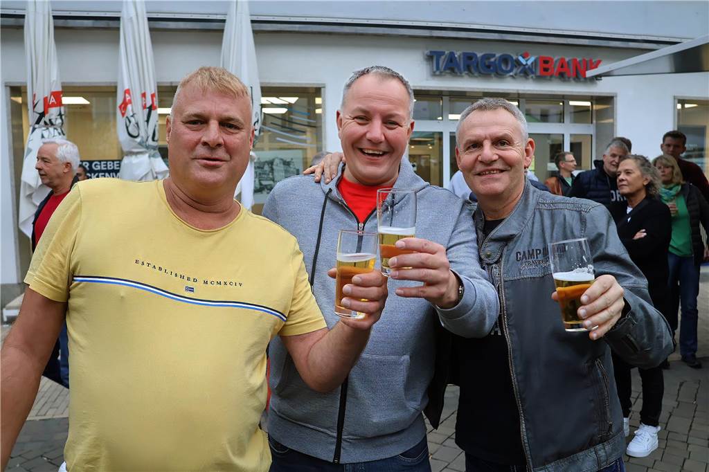 Hunderte kamen am Samstagabend zum Marktplatz in Dorsten, um die Florians zu hören.