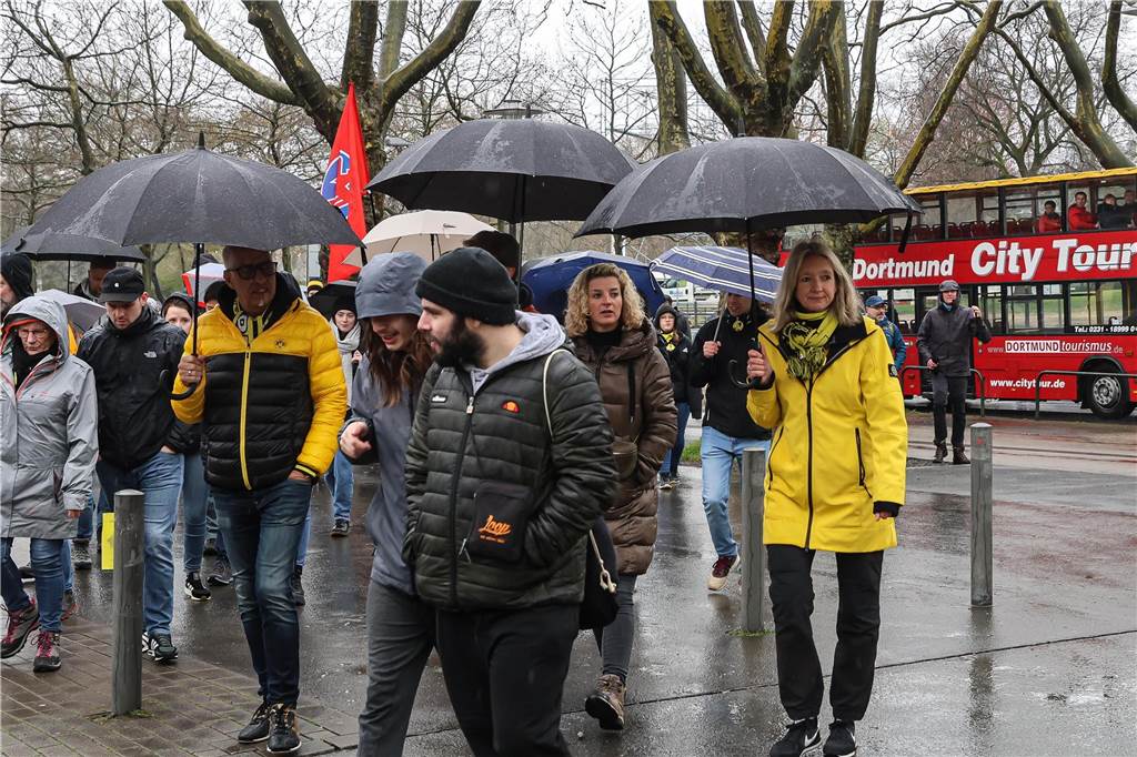 Hunderte nahmen trotz REgens am Heinrich-Czerkus-Lauf teil.