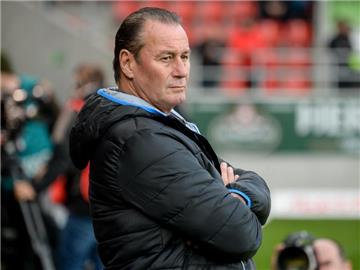 Huub Stevens hat als Hoffenheim-Trainer noch kein Spiel gewonnen. Foto: Armin Weigel