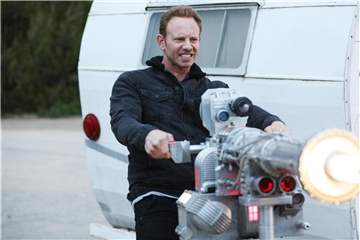 Ian Ziering als Fin Shepard hat in der „Sharknado“-Reihe von Anfang bis Ende mitgewirkt. Foto: Anastasiya Sergienya/Fells Point Productions/SYFY