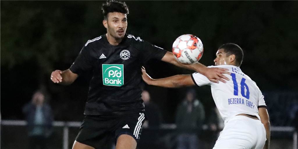 Ibrahim Bulut (l.) und der ASC 09 Dortmund haben seit drei Liga-Spielen kein Tor mehr erzielt.