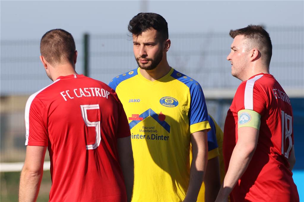 FC Frohlinde hat Neuzugänge aus Castrop-Rauxel - und fordert Spielerpass von Ex-BVB-Spieler an Ibrahim El-Lahib (M) kommt von der Spvg Schwerin zum FC Frohlinde.