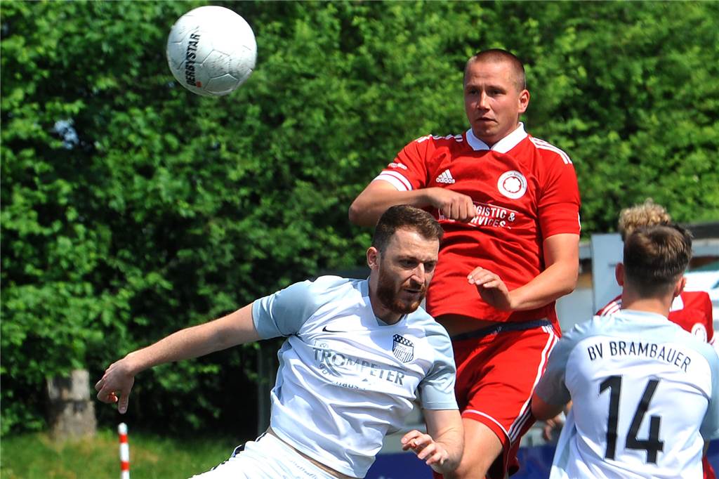 BV Brambauer verliert auch beim Geisecker SV und steht mit einem Bein in der Kreisliga A Ibrahim Hyseni (l.) erzielte beide BVB-Tore.