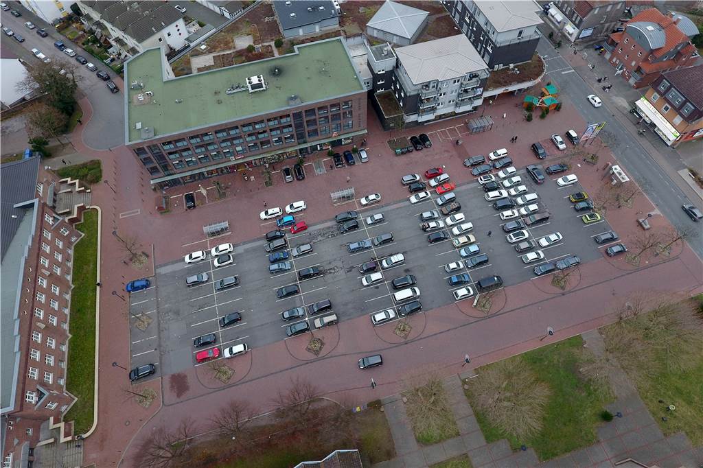 Ickern hat mit den Geschäften für den täglichen Bedarf am Marktplatz (Foto), entlang der Ickerner Straße und an der Uferstraße alles im Bereich Nahversorgung, was man braucht.