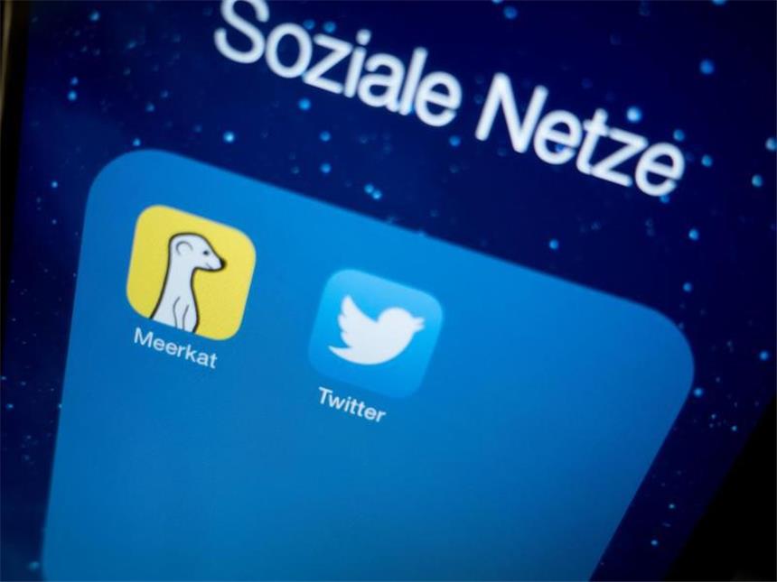 Icons der Live-Stream-App Meerkat und Twitter auf einem Smartphone. Foto: Kay Nietfeld