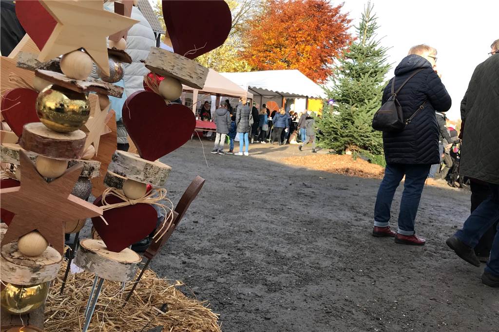 Weihnachtsmärkte und Co.: Der große Überblick von Merklinde bis Meisenhof Ihren ersten Wintermarkt erlebte Ende November 2019 die Vivamos Alpaka Farm in Dingen. In diesem Jahr gibt es eine Neuauflage.