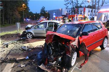 Illegale Autorennen mit schweren Folgen: Im Mai kam es zu einem schweren Unfall in Hagen. Laut Kutschaty hat es allein in NRW im vergangenen Jahr 230 angezeigte illegale Autorennen gegeben. 