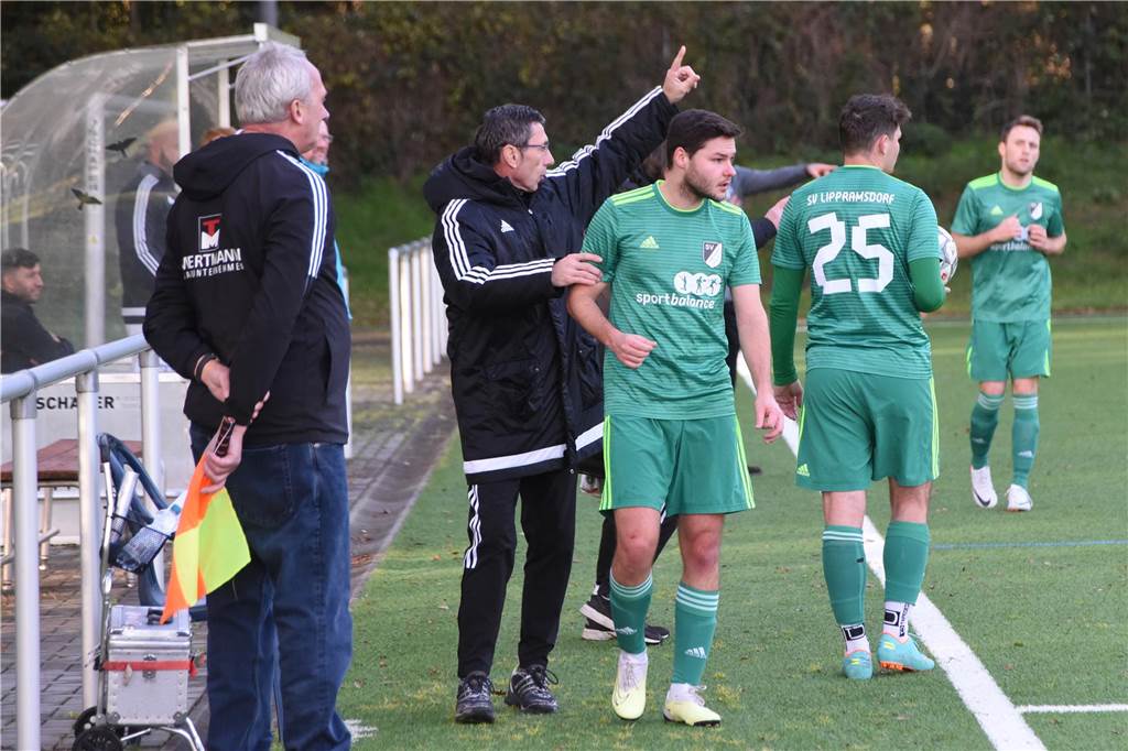 Im A-Liga-Derby hat sich der SV Lippramsdorf verdient mit 3:0 gegen den TuS Haltern II durchgesetzt.