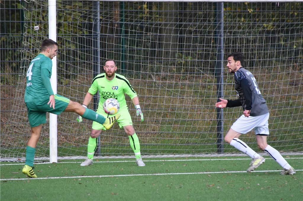 Im A-Liga-Derby hat sich der SV Lippramsdorf verdient mit 3:0 gegen den TuS Haltern II durchgesetzt.