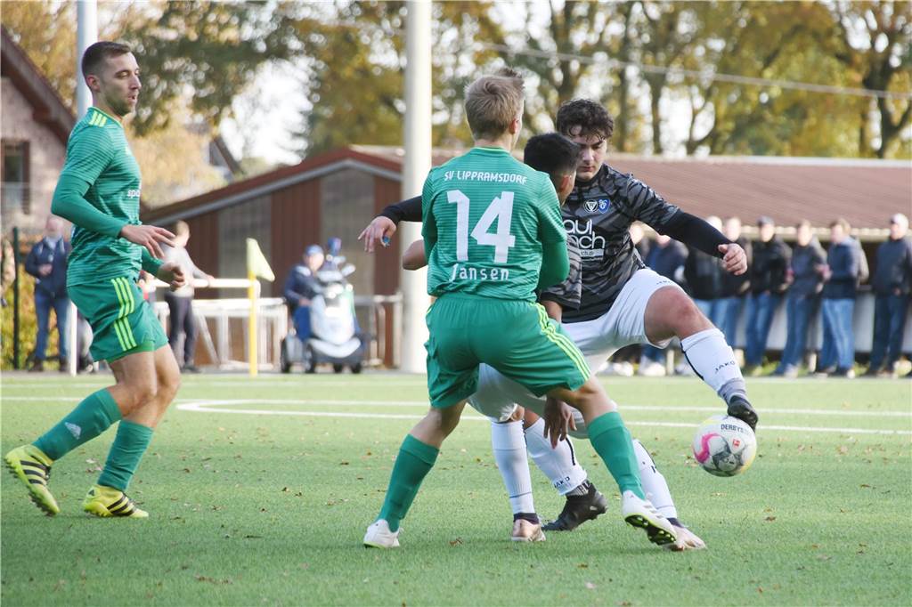 Im A-Liga-Derby hat sich der SV Lippramsdorf verdient mit 3:0 gegen den TuS Haltern II durchgesetzt.