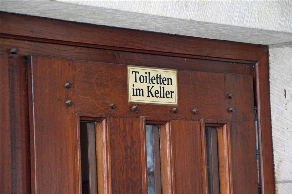 Jahrelanger Kampf um barrierefreie, öffentliche Toilette in Werne endet bald Im Alten Rathaus gibt es im Untergeschoss eine öffentliche Toilette. Sie kann von 8 bis 20 Uhr täglich genutzt werden, auch wenn das Stilvoll im Alten Rathaus derzeit geschlossen bleibt.