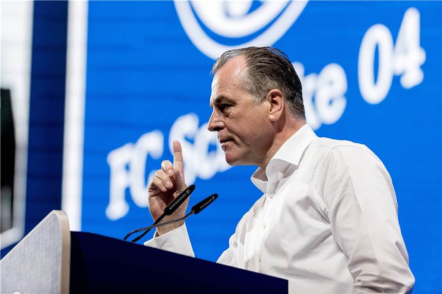 Clemens Tönnies bleibt im Schalker Aufsichtsrat Im Amt bestätigt: Clemens Tönnies bleibt Mitglied des Schalker Aufsichtsrats.