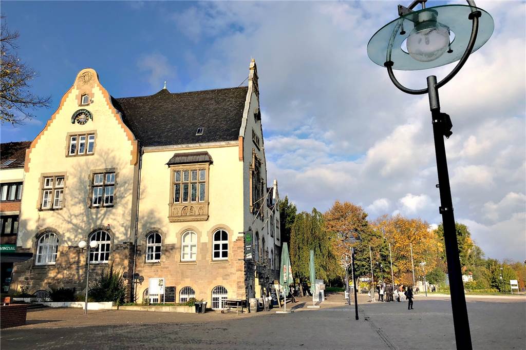 Jan Gravert soll das Amt des verstorbenen Jürgen Schädel übernehmen Im Aplerbecker Amtshaus findet nach langer Zeit wieder eine Sitzung der Bezirksvertretung statt.
