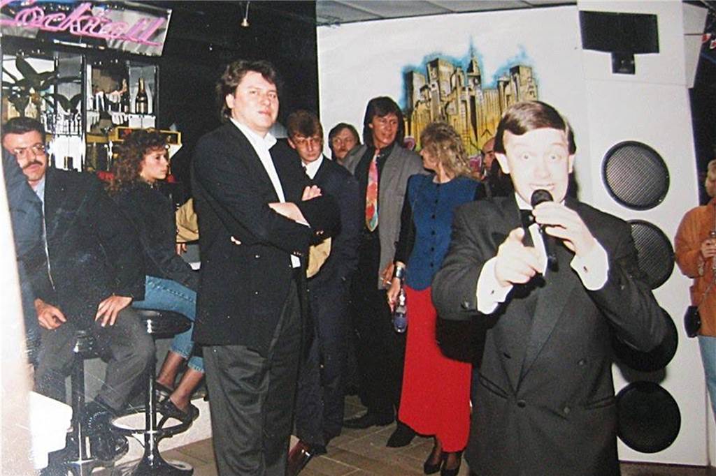 Im April 1991 eröffnete in den alten Räumen des Number One das Sinatras.
