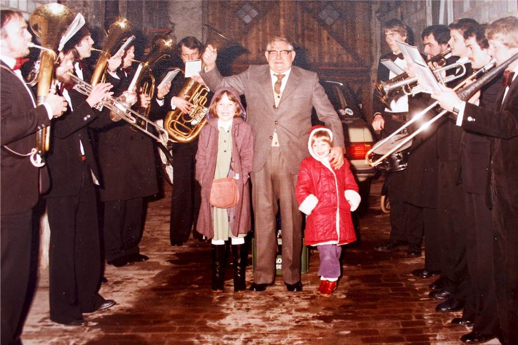 Im Archiv der Familie gibt es noch viele alte Fotos und Dokumente zur geschichte der Blaskapelle.