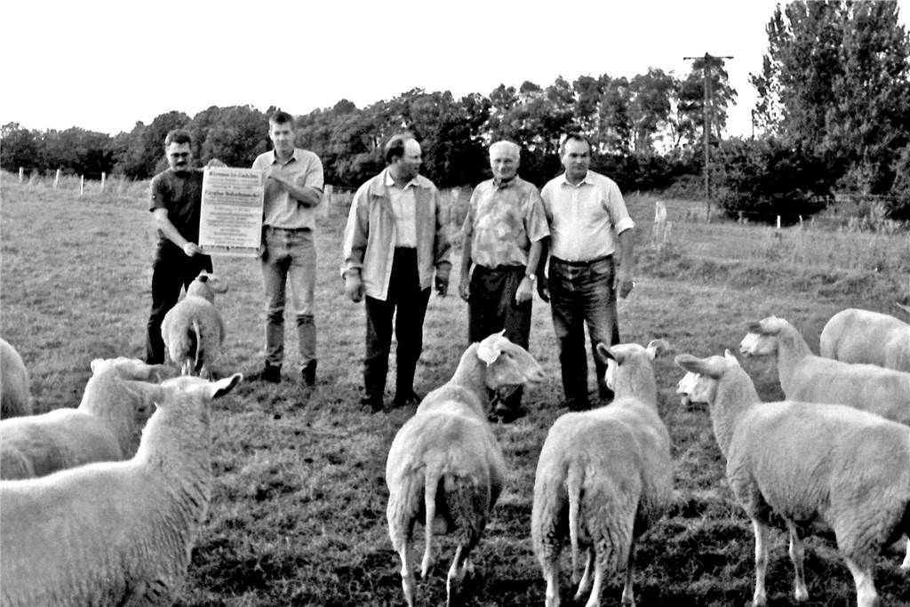Schafsmarkt in Schermbeck-Gahlen: Ein Fest mit langer Tradition Die Veranstalter des Gahlener Schafsmarktes 1994