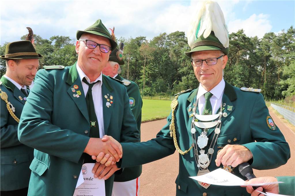 Im August feiert der Bürgerschützenverein Flaesheim sein erstes Schützenfest seit 2017. Mit dem Ausmarsch am Wochenende wurde die Saison eröffnet.