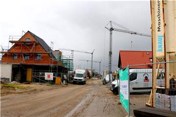 Im Baugebiet Hoher Kamp West Abschnitt 2 wird momentan fleißig gebaut.