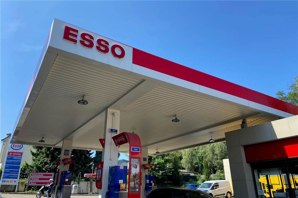 Bild von falschem TFG-Täter kursiert bei Facebook: „Verbreitung ist strafbar“ Esso-Tankstelle, Schwerte-Holzen