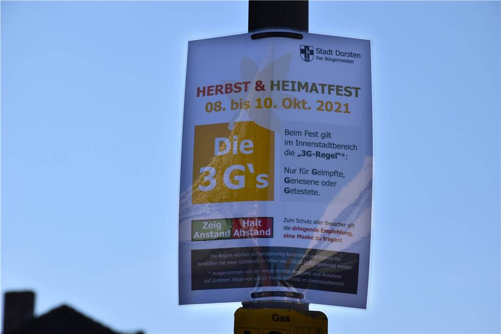 Erstes Stadtfest nach Pandemie-Pause: „Schön, wieder hier zu sein“ Im Bereich der Innenstadt gilt während des Herbstfestes die 3G-Regelung.