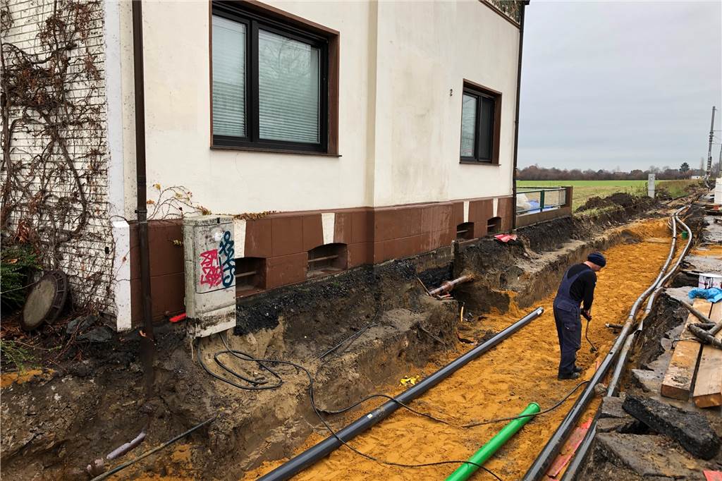 Großbaustelle im Dortmunder Osten dauert noch Jahre an Im Bereich des Hauses Asselner Hellweg 2 verlaufen die Arbeiten unmittelbar an der Hauswand entlang