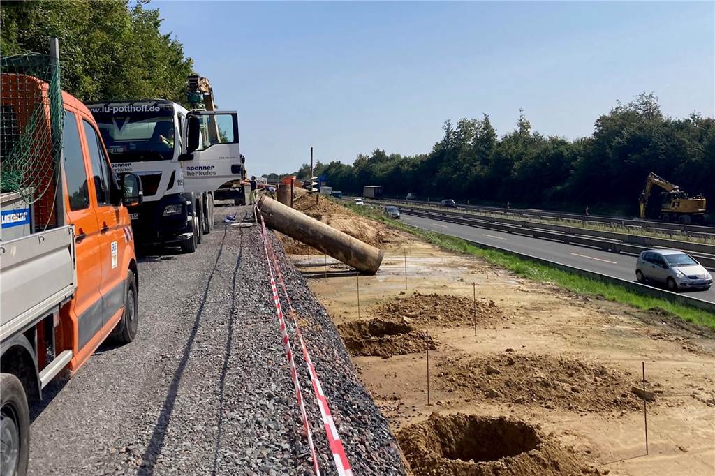 Bauleute wollen bei B1-Ausbau Zeitverzug aufholen Eine Baustelle