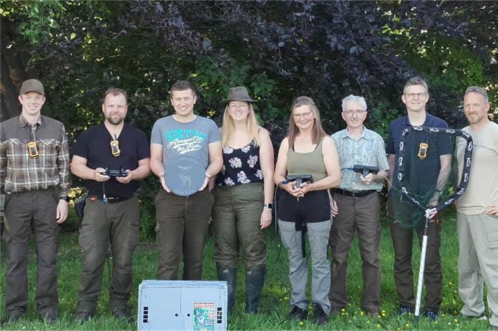Kitzrettungsteam im Hegering Raesfeld: Erfolg kann sich sehen lassen Das Foto zeigt Michael Wallmeyer, Egon Klümper, Tim Schleking, Caroline Wewering, Anneliese Bölker, Werner Lehmbrock, Volker Binner, Jörg Lehmbrock.