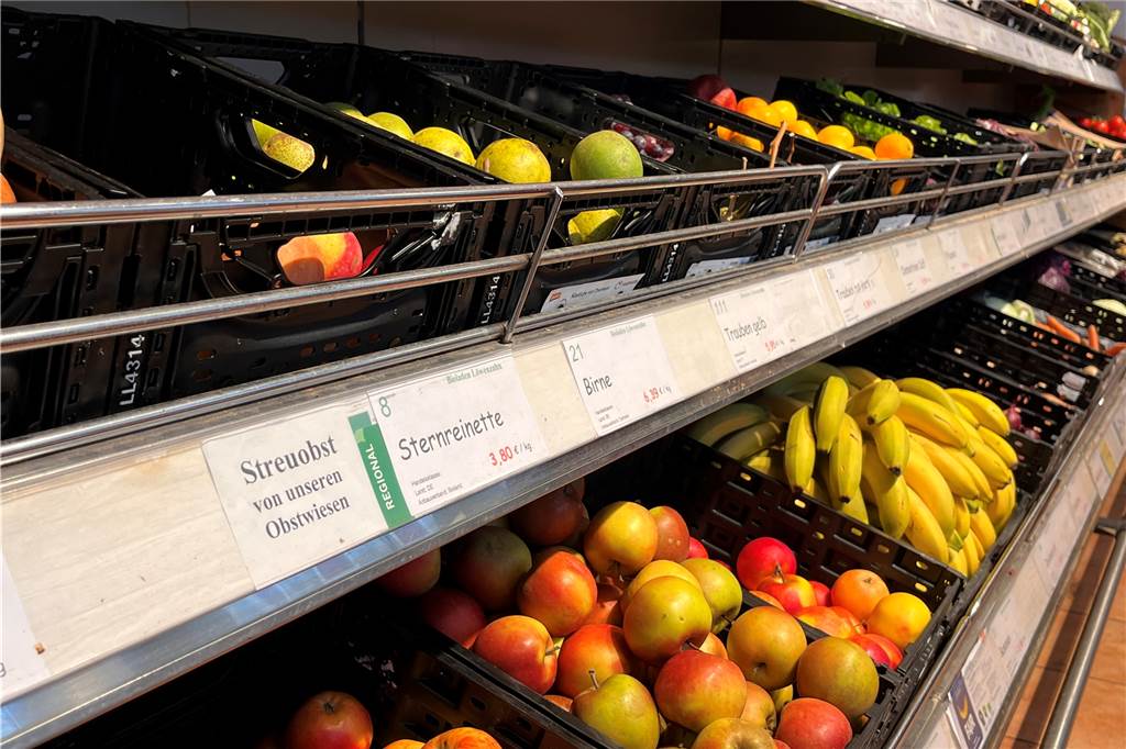 Erst der Boom, dann die Krise: Castroper Bioladen verändert sein Konzept Obst in der Auslage im Bioladen Löwenzahn.