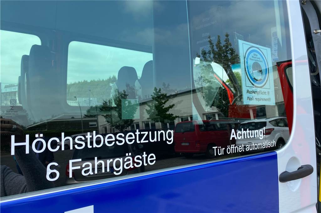 Bürgerbus in Ascheberg kann in wenigen Tagen wieder an den Start gehen Im Bürgerbus können während der Corona-Pandemie nur noch 5 Einzelpersonen mitfahren, ist beispielsweise ein Ehepaar mit Kind (ein Haushalt) dabei, kann die Fahrgastzahl auf maximal 7 Leute angehoben werden.