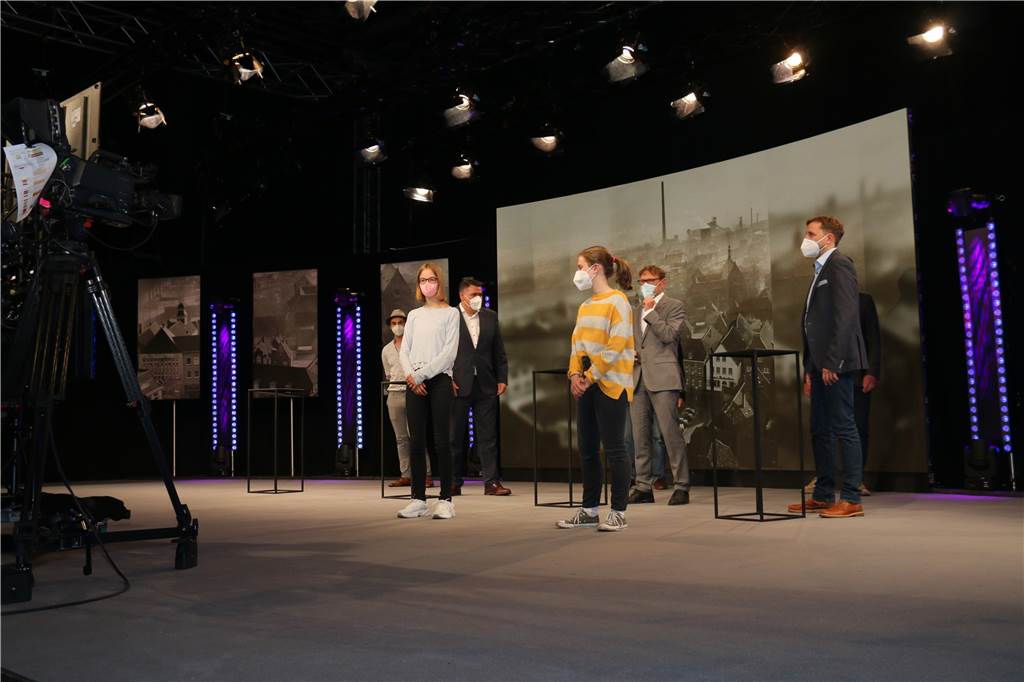 Einige voten für „eher negativ“: So schätzen die Bürger die Surfworld in Werne ein Im Bürgerforum per Live-Stream konnten Bürgerinnen und Bürger Fragen an die Verantwortlichen im Studio, hier kurz vor der Generalprobe, stellen.