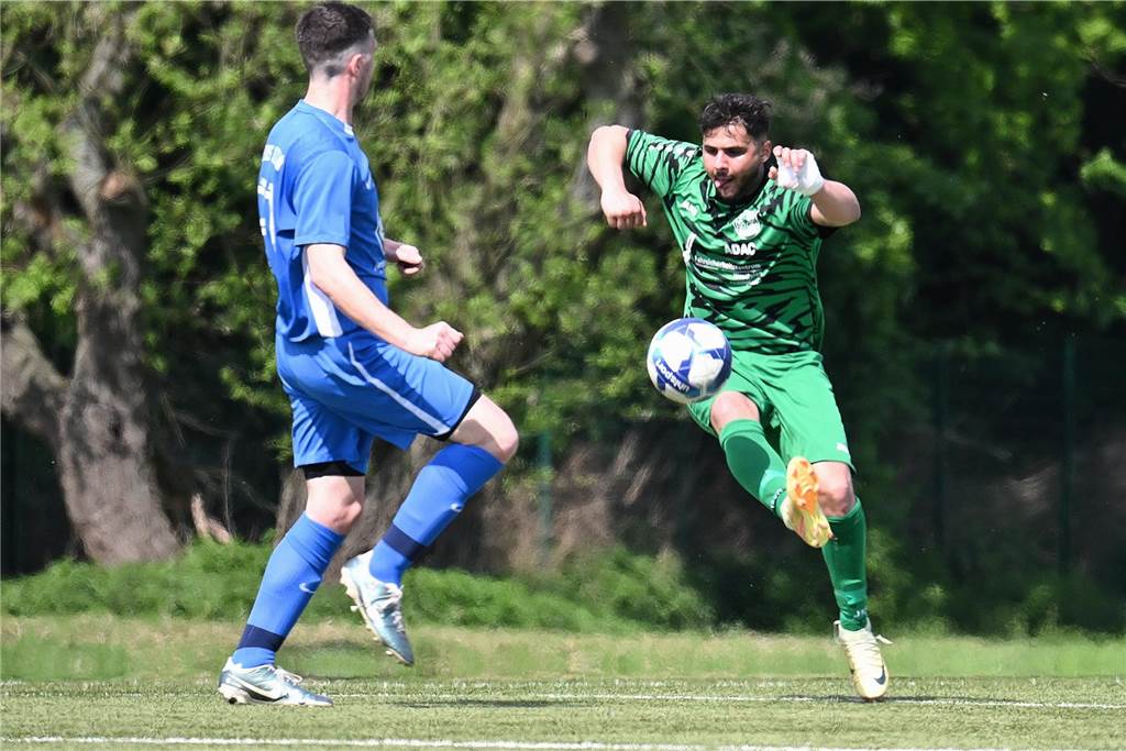 Im Derby der Reserveteams brauchte der ETuS Haltern II ein wenig, um ins Spiel zu finden, lag auch anfangs gegen den SV Bossendorf II zurück. Dann drehten die Eisenbahner aber auf und gewannen am Ende deutlich mit 9:1.