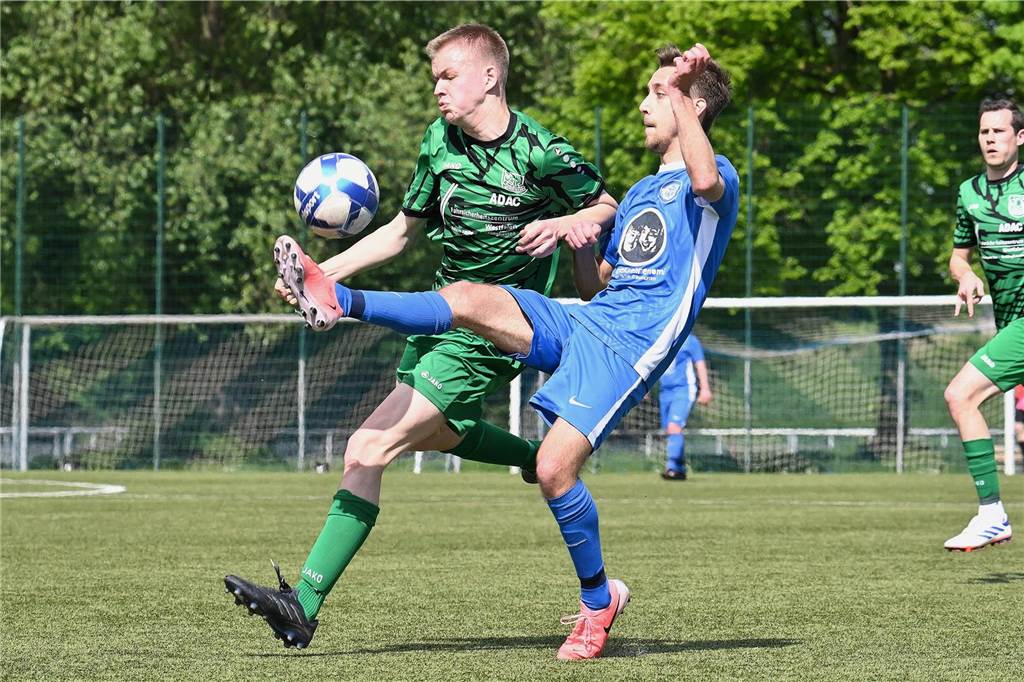 Im Derby der Reserveteams brauchte der ETuS Haltern II ein wenig, um ins Spiel zu finden, lag auch anfangs gegen den SV Bossendorf II zurück. Dann drehten die Eisenbahner aber auf und gewannen am Ende deutlich mit 9:1.