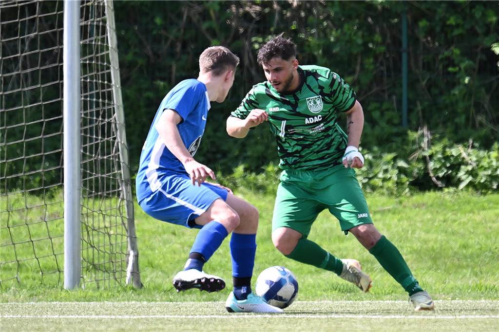 Im Derby der Reserveteams brauchte der ETuS Haltern II ein wenig, um ins Spiel zu finden, lag auch anfangs gegen den SV Bossendorf II zurück. Dann drehten die Eisenbahner aber auf und gewannen am Ende deutlich mit 9:1.