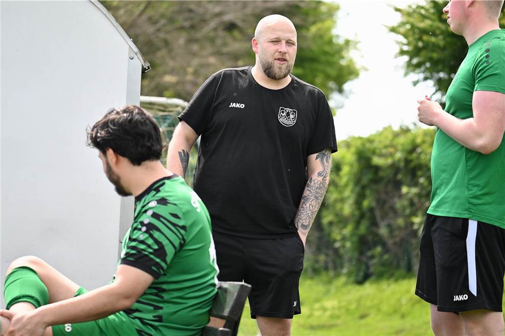 Im Derby der Reserveteams brauchte der ETuS Haltern II ein wenig, um ins Spiel zu finden, lag auch anfangs gegen den SV Bossendorf II zurück. Dann drehten die Eisenbahner aber auf und gewannen am Ende deutlich mit 9:1.