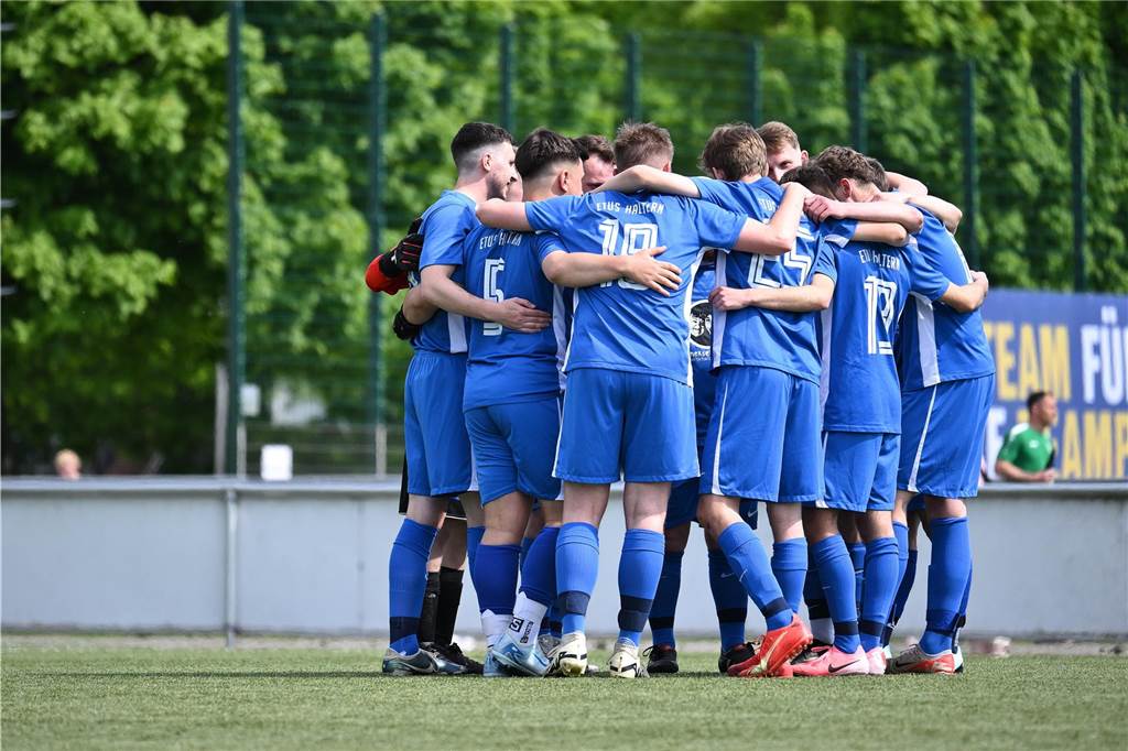 Im Derby der Reserveteams brauchte der ETuS Haltern II ein wenig, um ins Spiel zu finden, lag auch anfangs gegen den SV Bossendorf II zurück. Dann drehten die Eisenbahner aber auf und gewannen am Ende deutlich mit 9:1.