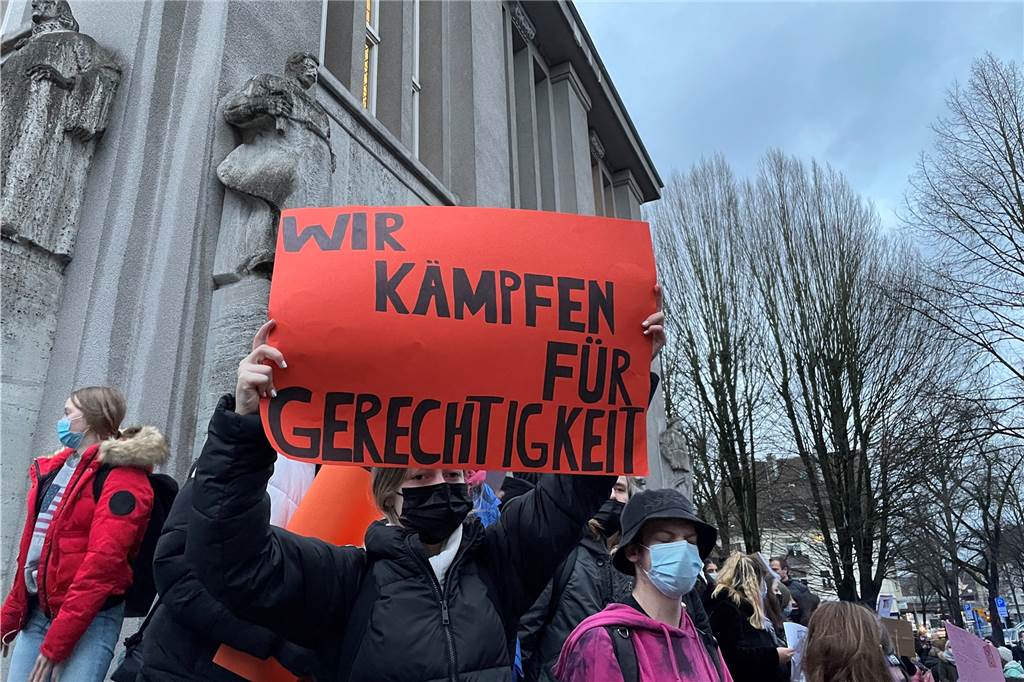 Protest für Theodor-Fleitmann-Gesamtschule auf der grünen Wiese