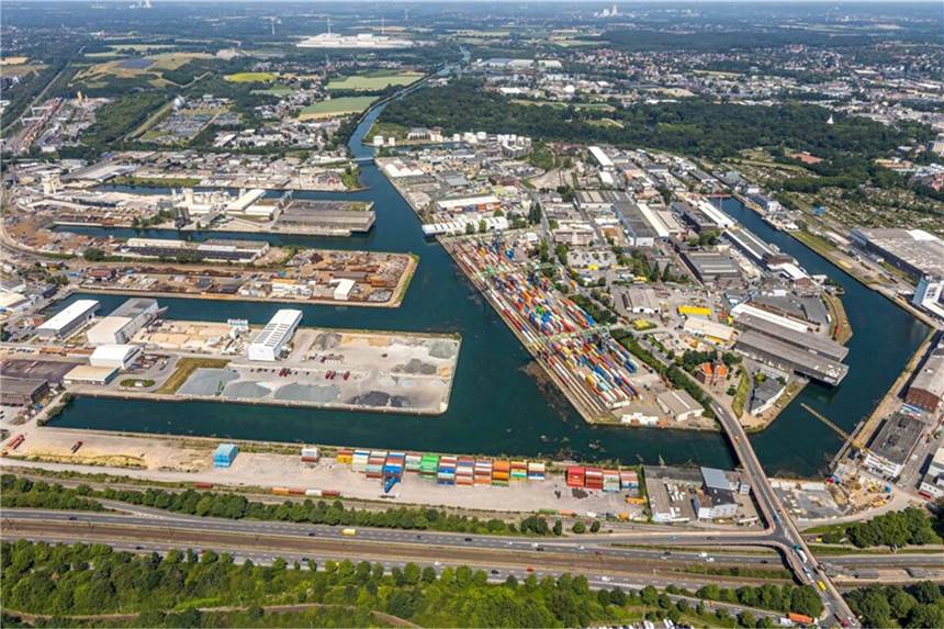 Entsteht hier Dortmunds längstes Kunstwerk? Im Dortmunder Hafen entsteht am Samstag (9.4.) ein riesiges Kunstwerk.