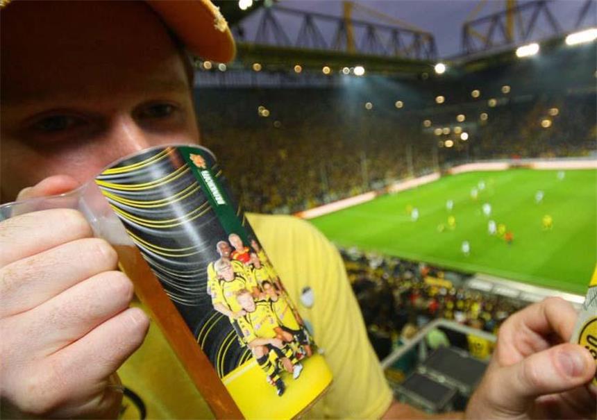 Beim BVB gibt's das günstigste Bier der Liga Im Dortmunder Stadion gibt es das günstigste Bier der Liga.