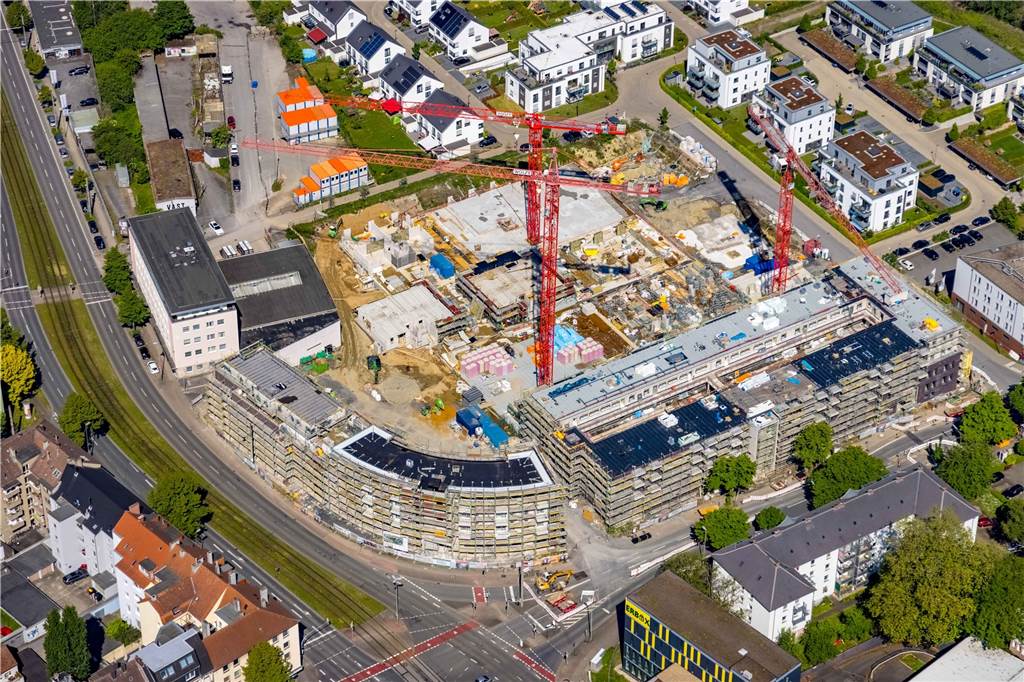 Im Dreieck zwischen Klönne- und Kaiserstraße wächst in Dortmund das neue Kaiserquartier. 134 exklusiv ausgestattete Mietwohnungen entstehen hier - und sind bei Kaltmieten zwischen 12,50 und 14 Euro pro Quadratmeter schon zu 80 Prozent vergeben. Die Nachfrage sei enorm, berichtet der private Investor Eric Schmidt.