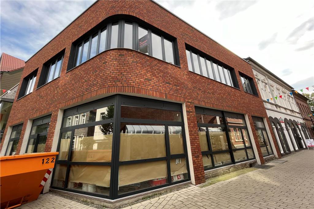 Mietwohnungen: Sogar ein Gebäude aus dem 15. Jahrhundert ist zu haben Im ehemaligen Sporthaus an der Ecke Bonenstraße/ Kirchhof sind zwei Wohnungen verfügbar.