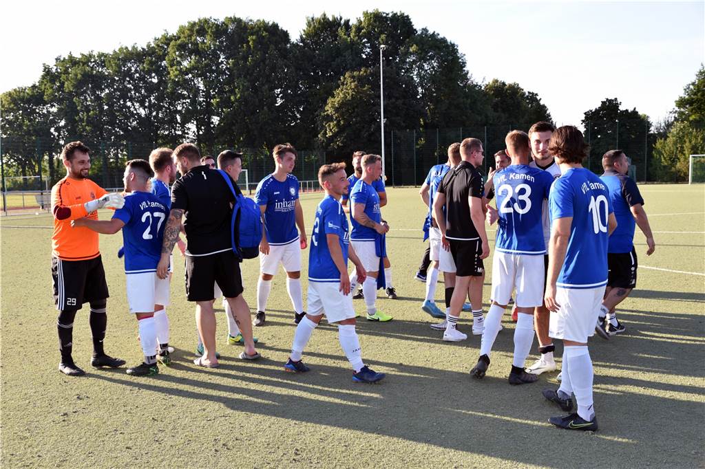 Turnier des BSV Heeren: Entscheidung fällt erst im Elfmeterschießen Im Elfmeterschießen zeigte der VfL Kamen gegen den SSV Mühlhausen die besseren Nerven und gewann mit 4:1.