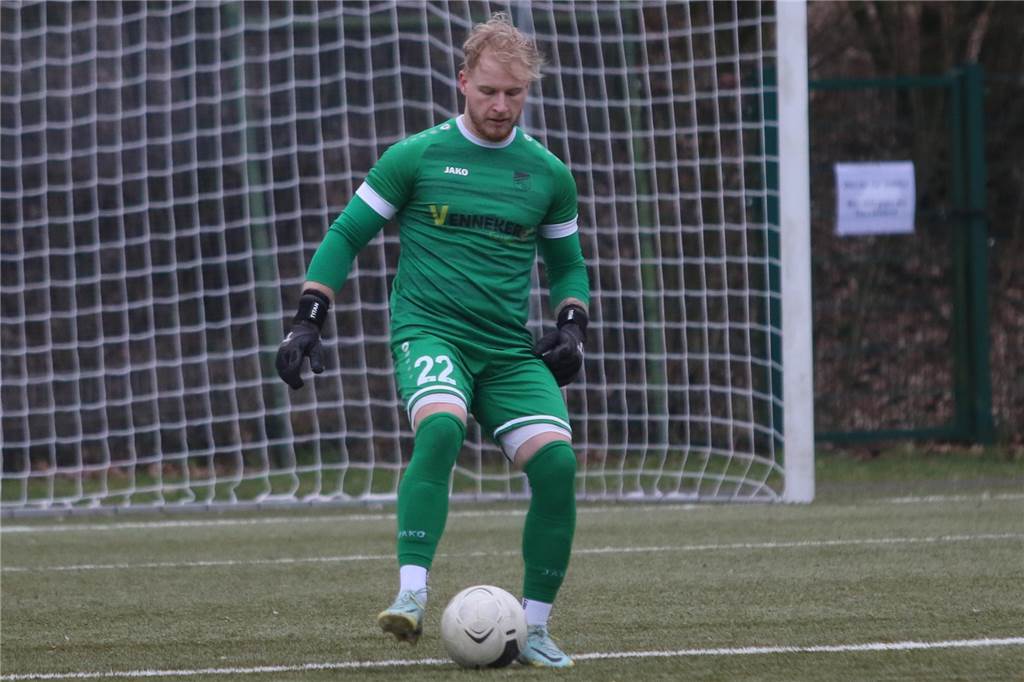 Rückhalt des FC Nordkirchen will mehr spielen Im ersten Durchgang schaltete sich Yannick Barenberg häufig in den Spielaufbau des FC Nordkirchen ein.