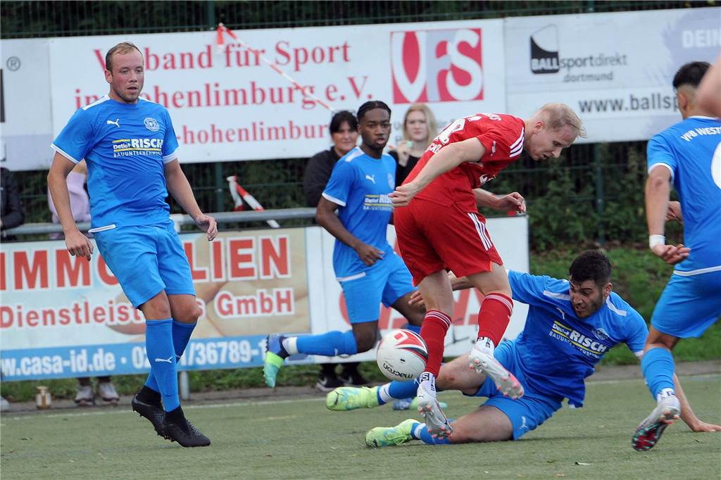 Im ersten Halbfinale der 40. Schwerter Fußball-Stadtmeisterschaft hat der Geisecker SV gegen den VfB Westhofen mit 3:0 gewonnen.