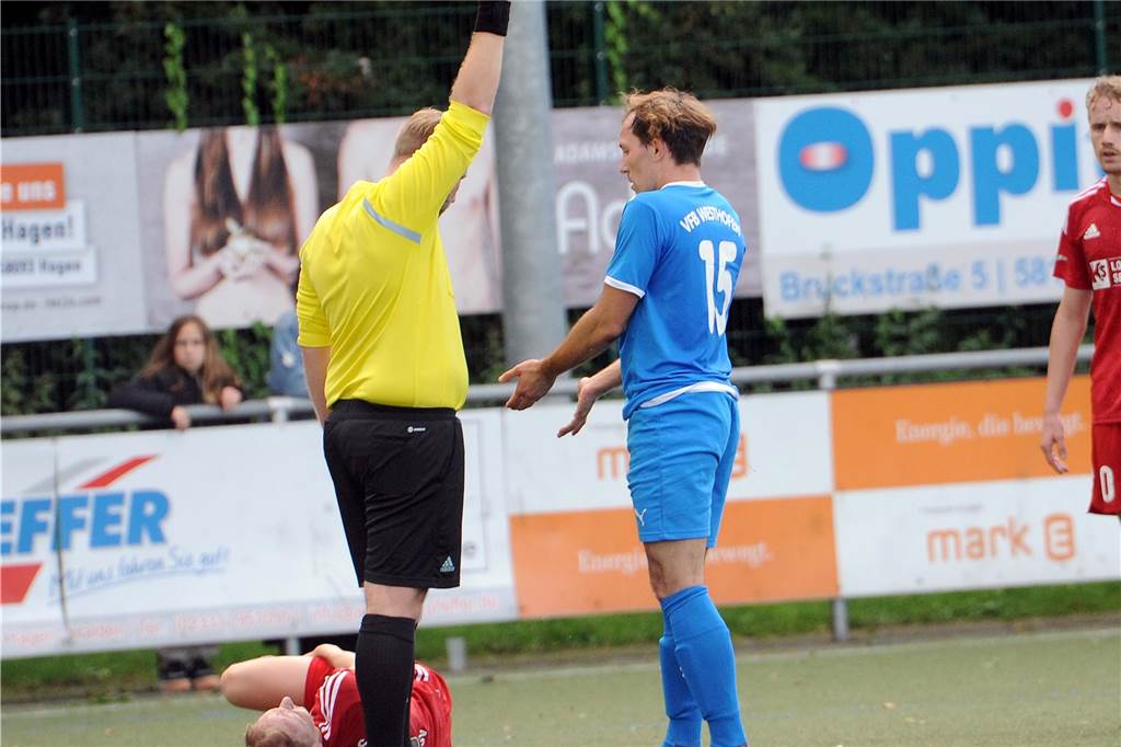 Im ersten Halbfinale der 40. Schwerter Fußball-Stadtmeisterschaft hat der Geisecker SV gegen den VfB Westhofen mit 3:0 gewonnen.