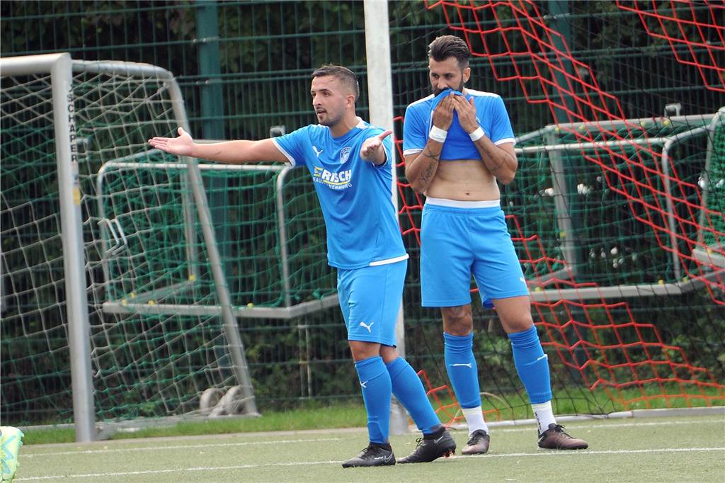 Im ersten Halbfinale der 40. Schwerter Fußball-Stadtmeisterschaft hat der Geisecker SV gegen den VfB Westhofen mit 3:0 gewonnen.
