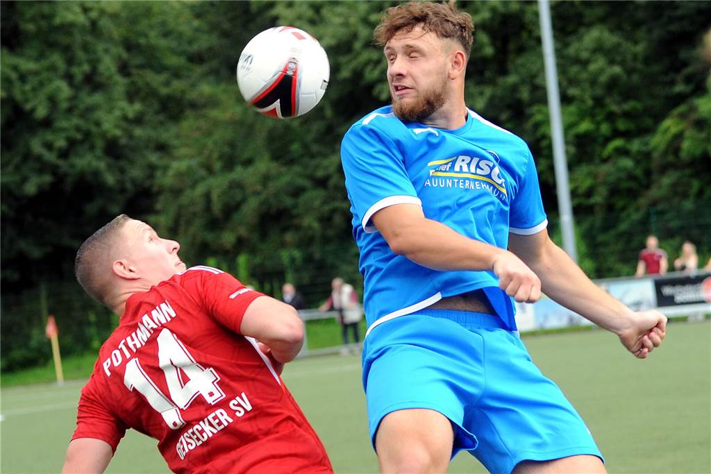 Im ersten Halbfinale der 40. Schwerter Fußball-Stadtmeisterschaft hat der Geisecker SV gegen den VfB Westhofen mit 3:0 gewonnen.