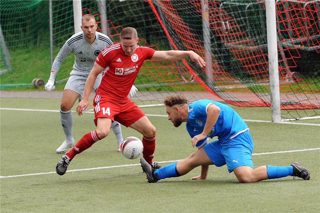 Im ersten Halbfinale der 40. Schwerter Fußball-Stadtmeisterschaft hat der Geisecker SV gegen den VfB Westhofen mit 3:0 gewonnen.