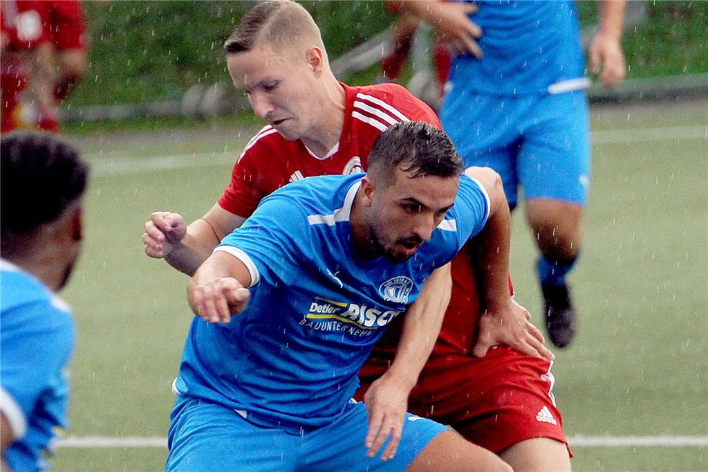 Im ersten Halbfinale der 40. Schwerter Fußball-Stadtmeisterschaft hat der Geisecker SV gegen den VfB Westhofen mit 3:0 gewonnen.