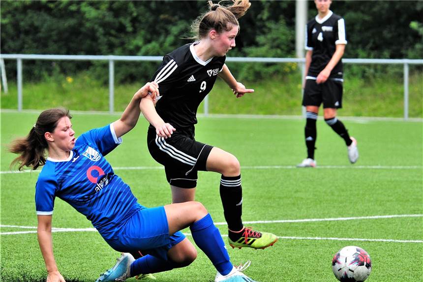 Rhader Fußballerinnen starten siegreich nach der langen Pause Im ersten Spiel nach der Pause gewann der SSV Rhade gegen Borussia Bocholt II.